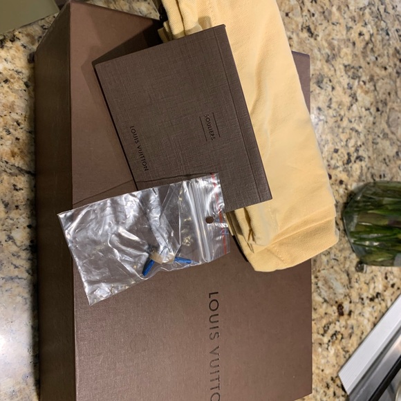 Louis Vuitton Catalina Open Toe Pump - Picture 7 of 7